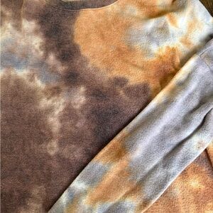 Honeyme‎ Tie-Dye Fleece 3/4 Sleeves  in Brown and Orange